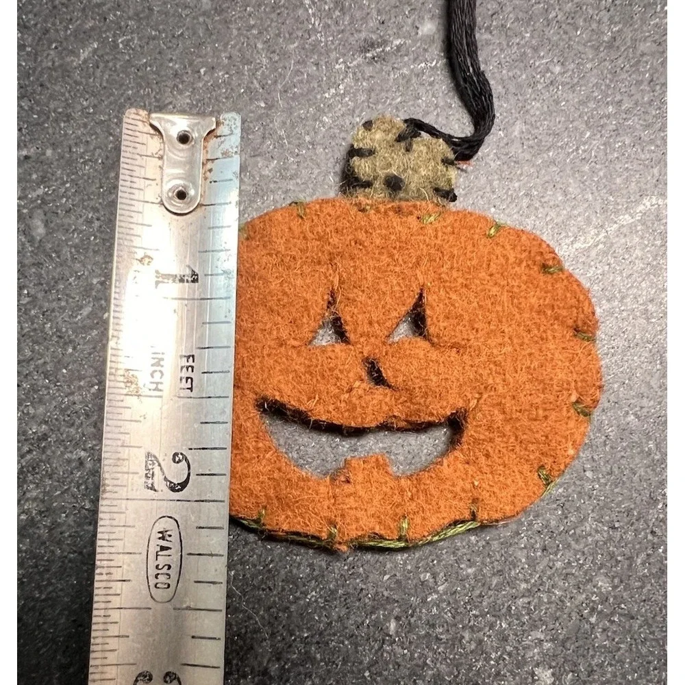 Six‎ Handmade Wool Jack-A-Lantern Pumpkin 🎃 Ornaments 2 Sizes Halloween